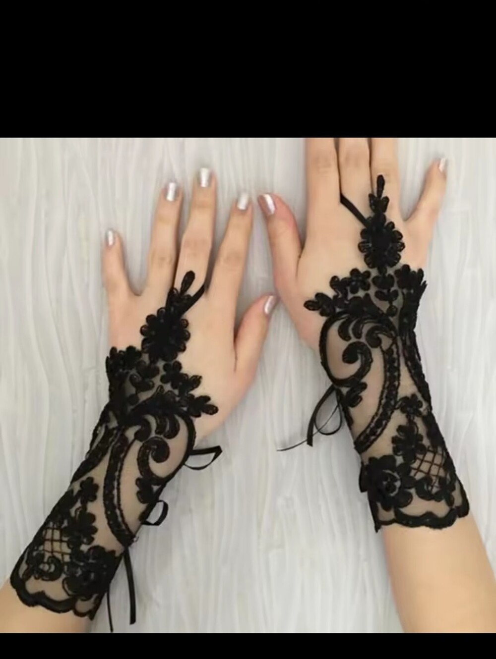nwot Lace Fingerless Gloves with Floral Appliqué